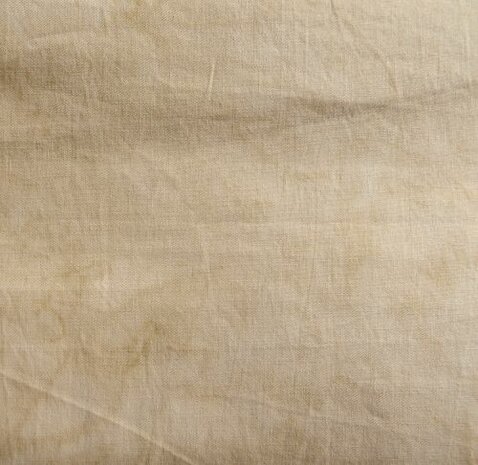 Bali Batiks - Licht beige  - Uit het Bali Batik kollektion van Hoffman Fabrics - Hand geverfde stof met patroon.