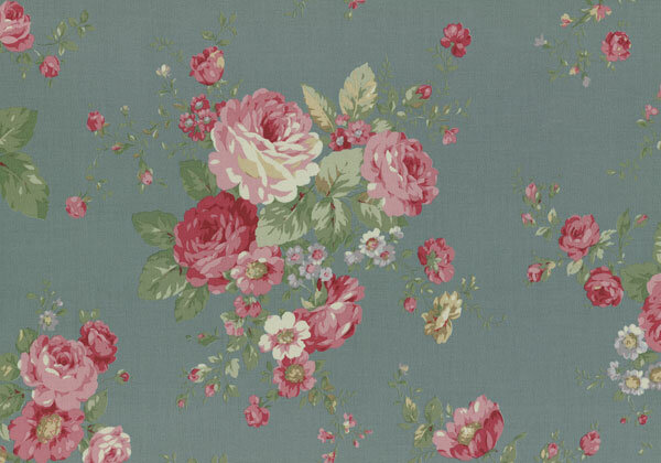 Antique Flower collection - Lecien - LC-31123-70  De ondergrond is antiekblauw  met pink rozen en groene blaadjes The newest collection by Lecien -  Antique Flower collection