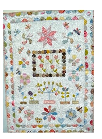 Orchard Crib Quilt - Susan Smith - &nbsp;Nederlandse versie van Susan Smith mooi met kleuren fotos - &nbsp;Booklet style patroon. &nbsp; &nbsp;30&quot;x 40&quot; &nbsp; (77 x 102 cm)
