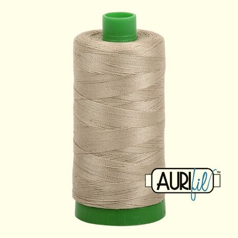 Aurifil is mooi glad garen van 100% katoen gemerceriseerd.