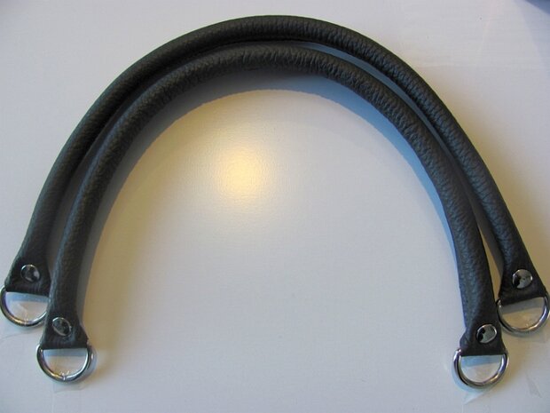  Leren tashengsels - met D ring 60 cm. dit is de totale lengte incl. de D ring. De kleur is Zwart