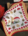 De paddestoelen quilt een leuk en vrolijk patroon 108 cm x 117 cm zeer geschikt als boxkleed-wieg of ledikant dekentje of aan de muur Nederlandstalig